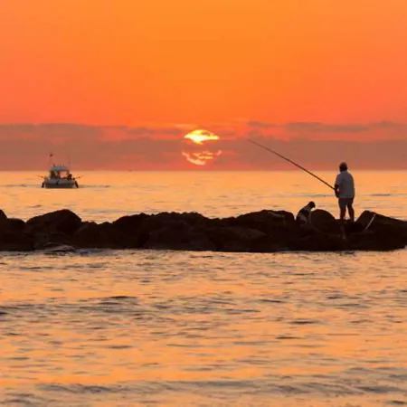 Holidays 2 Apartment *